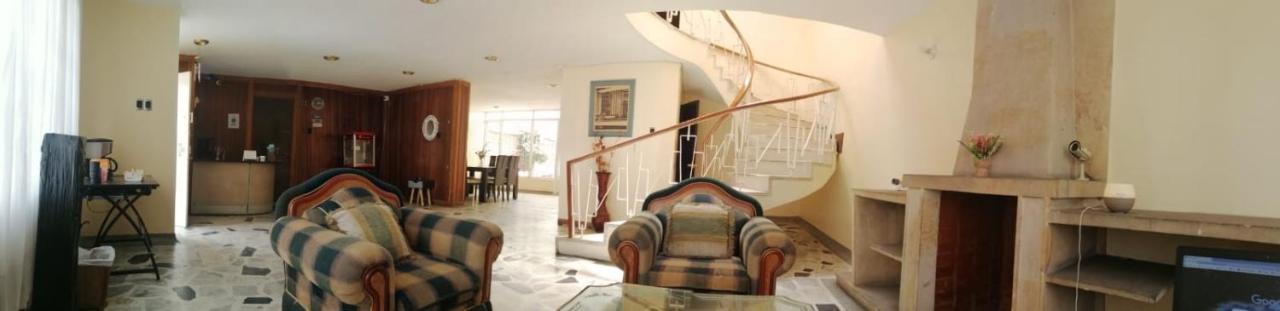 Colisseum Roma House- Campin Simon Bolivar Movistar Embajada Compensar Богота Екстериор снимка